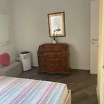 Unposto Dove La Luna Si Mostra Nuda